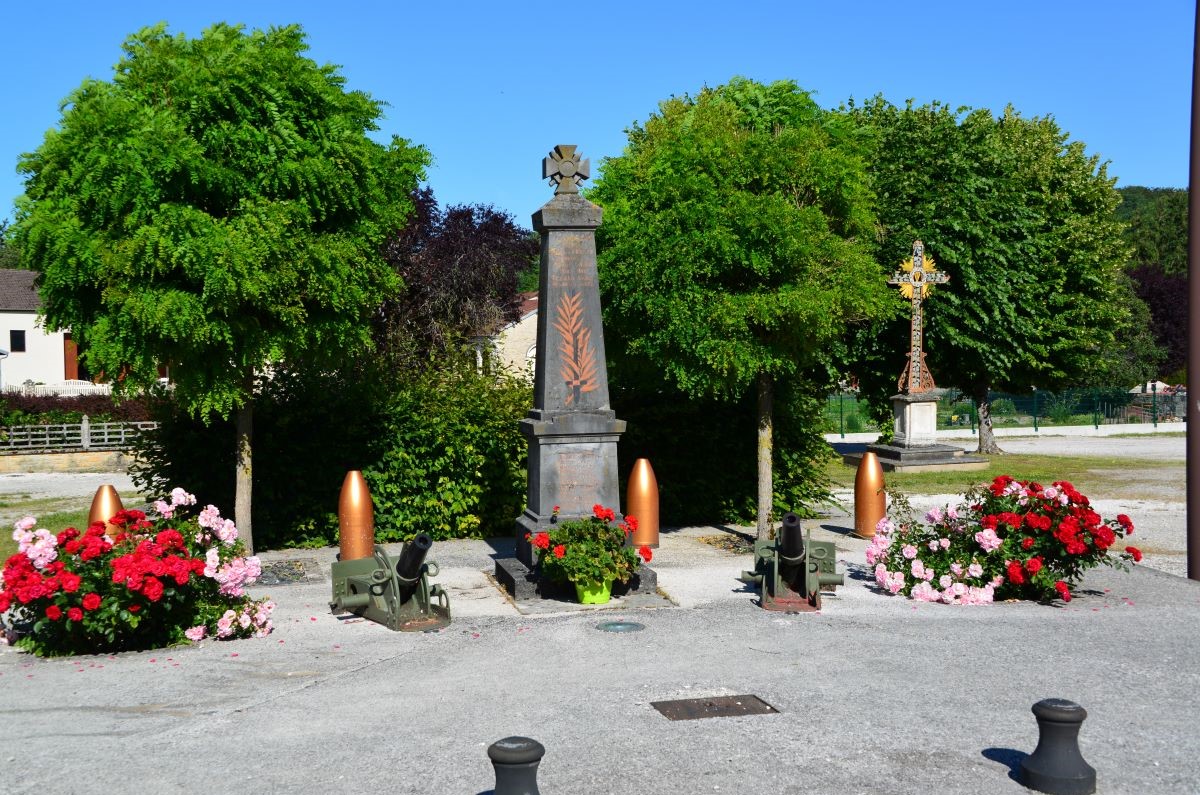 photo
                                     du monument aux morts de Rizaucourt-Buchey